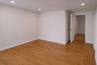 Vanguard Apartments in Berkeley, CA - Foto de edificio - Building Photo