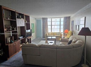 231 174th St in Sunny Isles Beach, FL - Building Photo - Building Photo