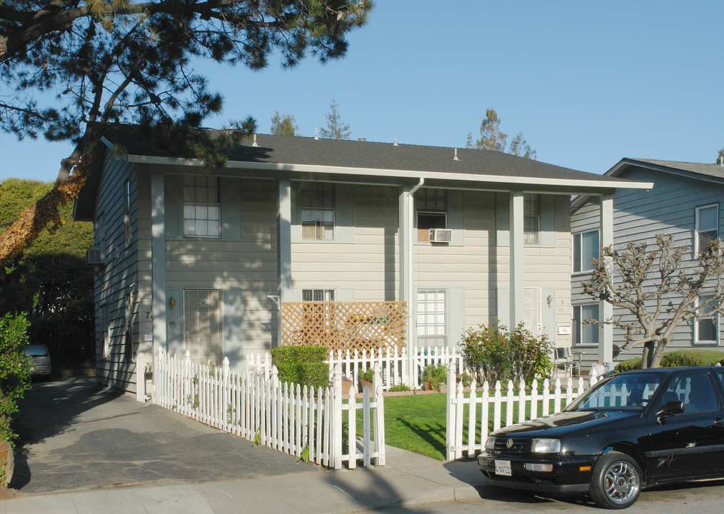 745 Reseda Dr in Sunnyvale, CA - Foto de edificio