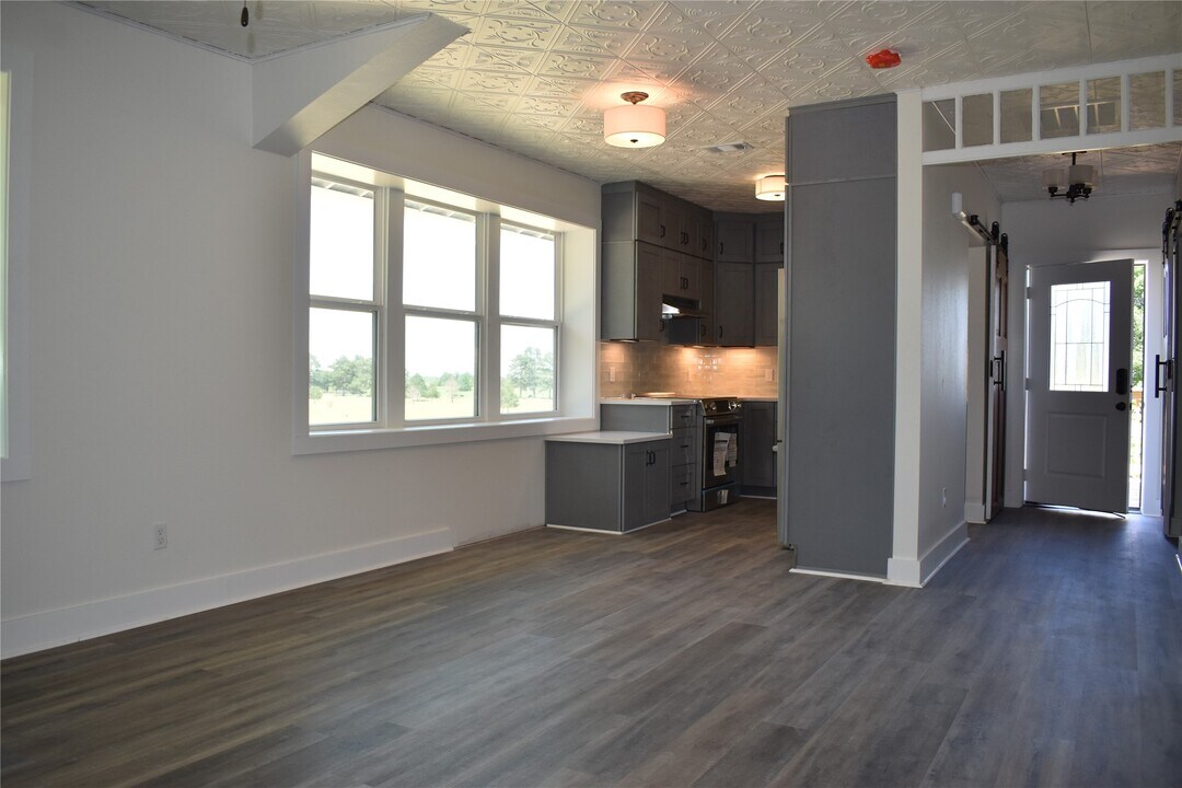 599 Maler Rd in Sealy, TX - Building Photo