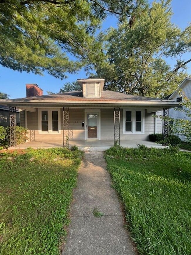 property at 104 S Walnut St