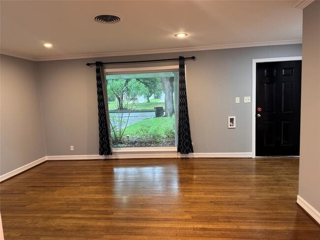 10710 Chimney Rock Rd in Houston, TX - Building Photo - Building Photo