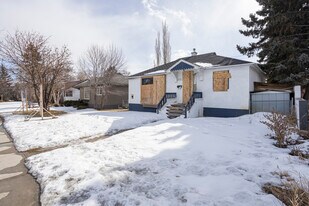 527 17 Av NW in Calgary, AB - Building Photo