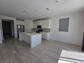 8358 Akino Ct in Elk Grove, CA - Building Photo - Building Photo