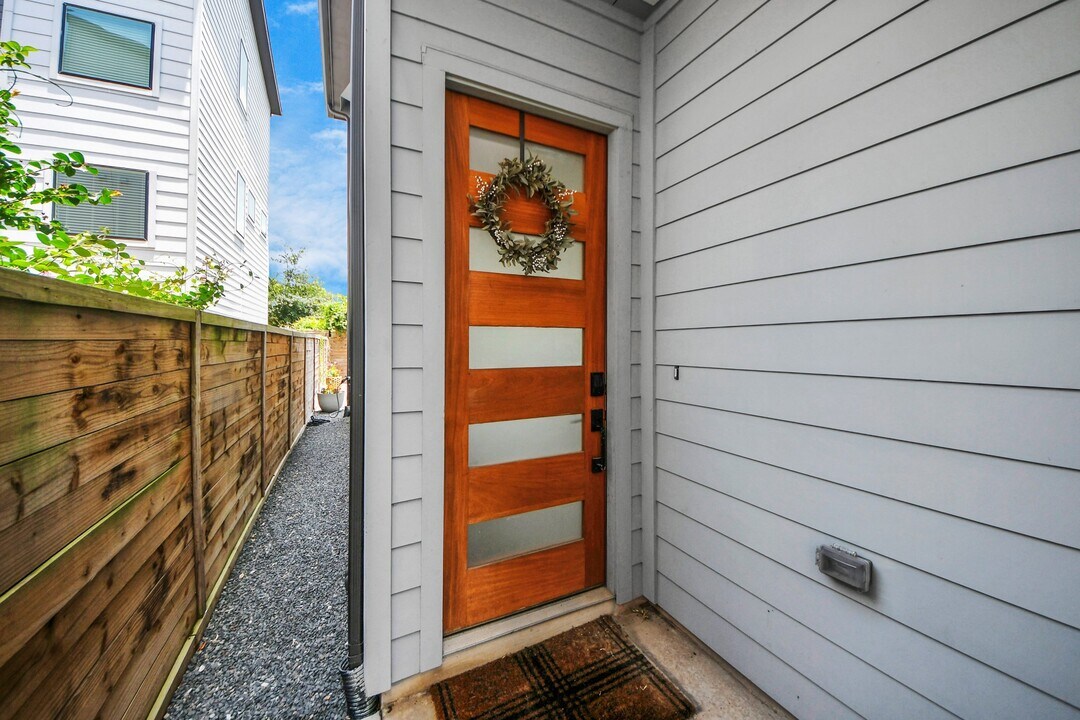 2415 Anita St in Houston, TX - Building Photo