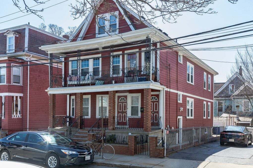 53 Sargent Ave in Somerville, MA - Building Photo