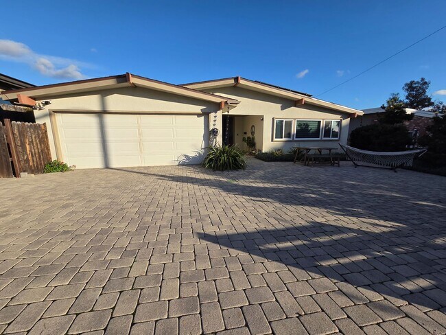 448 Court Ave in Ventura, CA - Building Photo - Building Photo