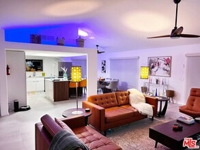 300 W Pico Rd in Palm Springs, CA - Building Photo - Building Photo