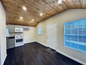 54605 N Circle Dr in Idyllwild, CA - Building Photo - Building Photo