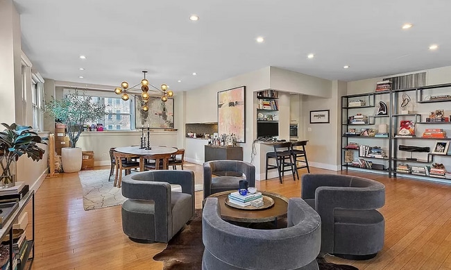 130 Fulton St, Unit 10B in New York, NY - Building Photo - Building Photo