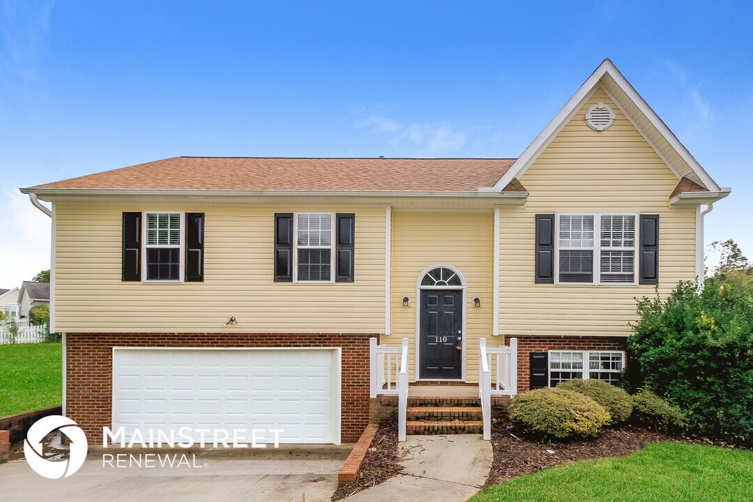 110 Braeburn Dr in Winston-Salem, NC - Building Photo