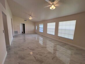 7926 Burlwood Ln in Greenacres, FL - Building Photo - Building Photo