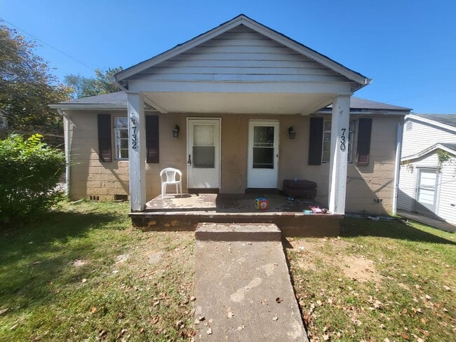 732 Richardson St, Unit 732 Richardson St in Clarksville, TN - Foto de edificio - Building Photo