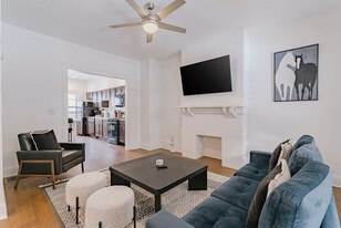 11321 Hessler Rd in Cleveland, OH - Building Photo