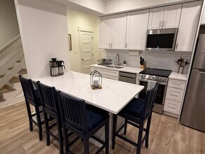 1232 I St NE, Unit #1A in Washington, DC - Foto de edificio - Building Photo