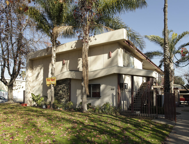 686 Karesh Ave in Pomona, CA - Building Photo - Building Photo