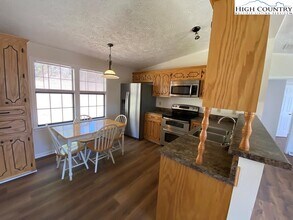 462 Hartsoe Rd in Warrensville, NC - Building Photo - Building Photo