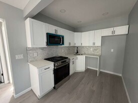 17 E 15th St, Unit 2 in Paterson, NJ - Building Photo