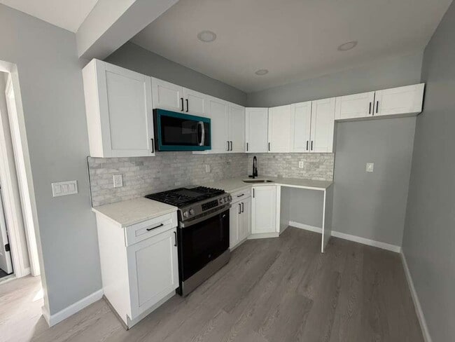 17 E 15th St, Unit 2