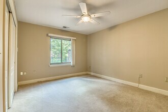 1050 N Stuart St in Arlington, VA - Building Photo - Building Photo