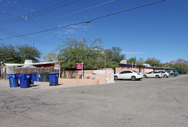 3417 E Lind Rd in Tucson, AZ - Foto de edificio - Building Photo