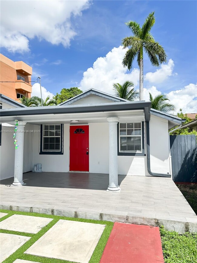 property at 3019 SW 25th St