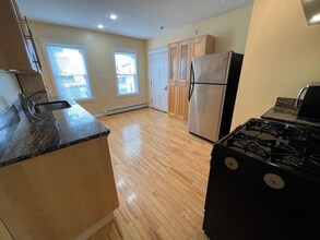 13 Messenger St, Unit 13M-2A 1Br in Providence, RI - Foto de edificio - Building Photo