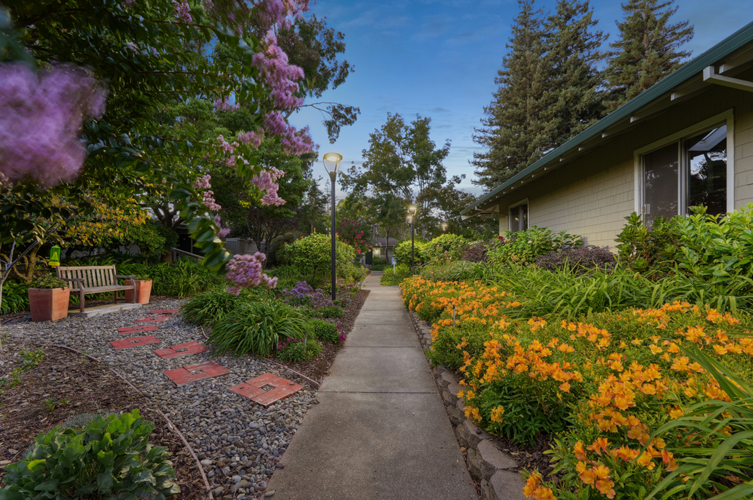 Riverwood Apartments in Napa, CA - Building Photo