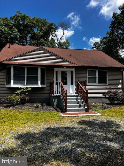 property at 165 Lakeview Dr N