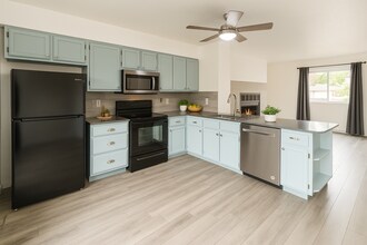 4403 E Pikes Peak Ave in Colorado Springs, CO - Building Photo - Building Photo