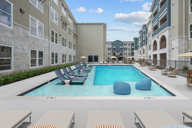 Promenade Apartments in Plano, TX - Building Photo - Building Photo
