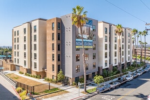 College View in San Diego, CA - Building Photo