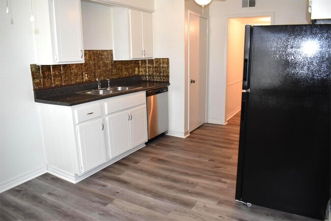 1717 E Lindsey St in Norman, OK - Building Photo - Building Photo