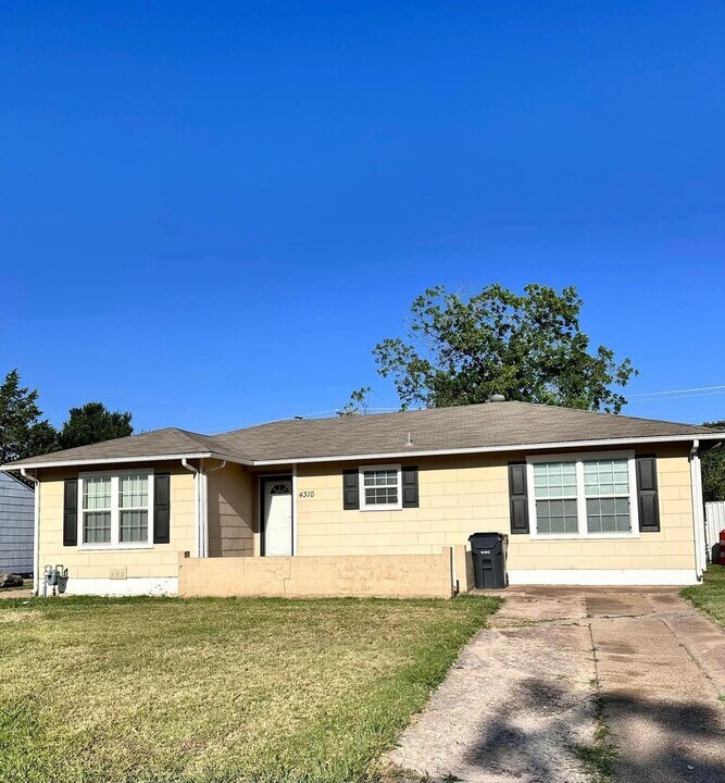 4310 Cunningham Dr in Wichita Falls, TX - Foto de edificio