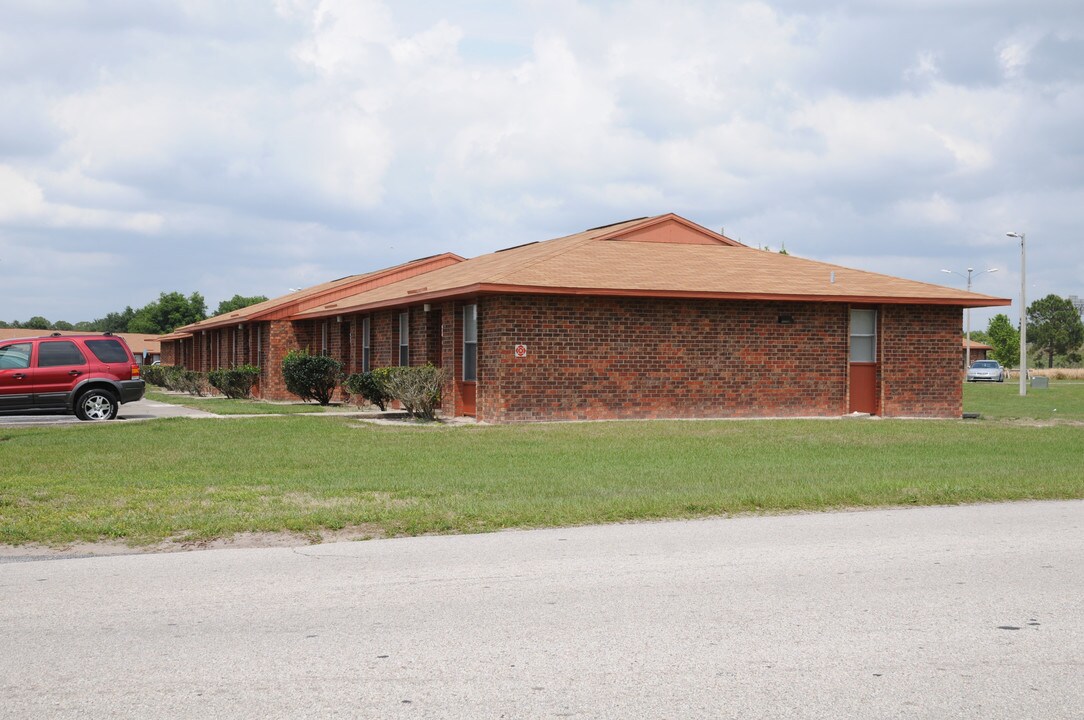 Crown Point Apartments in Ocoee, FL - Building Photo