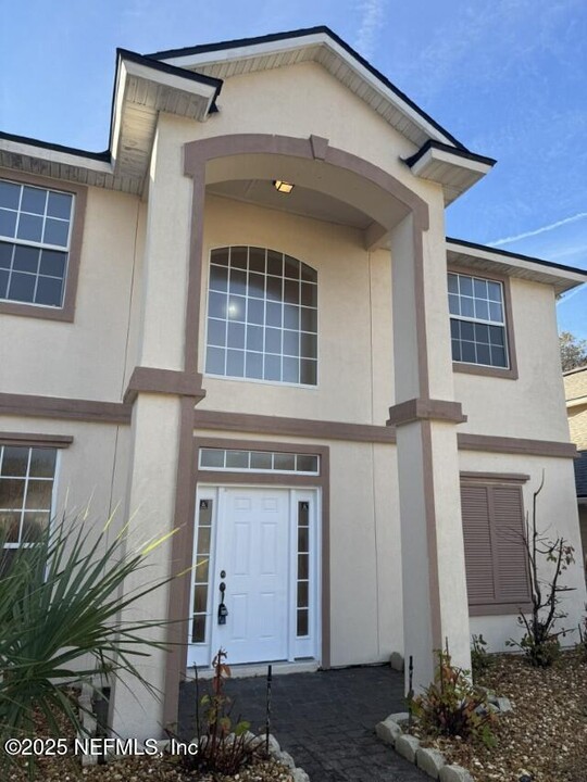 568 Summer Breeze Dr in Jacksonville, FL - Building Photo