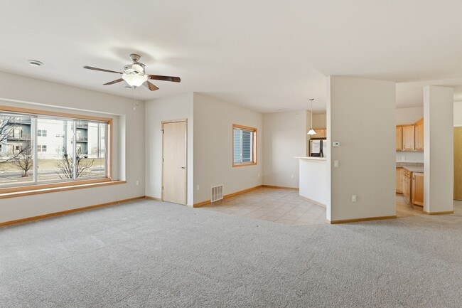 Prairie Stone Commons in Madison, WI - Foto de edificio - Building Photo