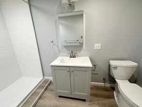 14 Clark St in Clinton, MA - Building Photo - Building Photo
