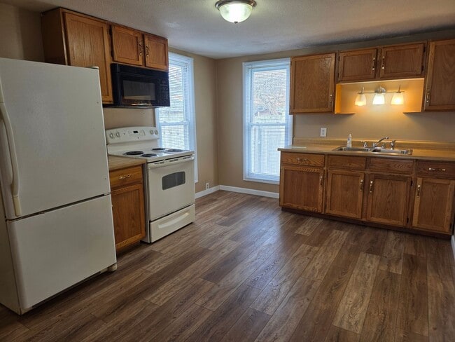 614 Maple Row in Elkhart, IN - Building Photo - Building Photo