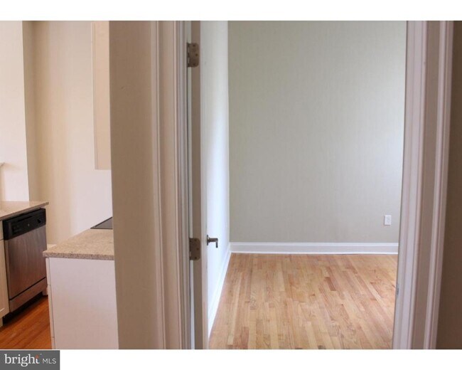 408 S 9th St in Philadelphia, PA - Building Photo - Building Photo