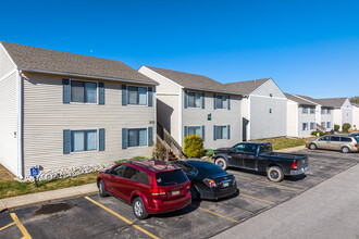 Oakbrook Terrace Apartments in Topeka, KS - Building Photo - Building Photo