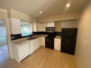 1120 8th Ave NE in Largo, FL - Building Photo - Building Photo