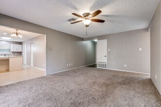 3901 Pipers Ct in San Antonio, TX - Building Photo - Building Photo