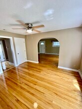 6 Madeline St, Unit 1 in Worcester, MA - Foto de edificio - Building Photo