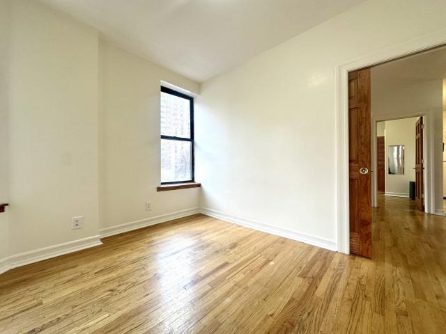 122 La Salle St in New York, NY - Building Photo - Building Photo