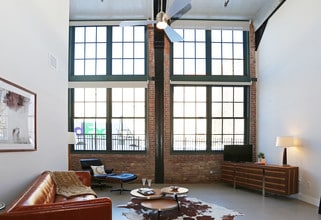 Capewell Lofts in Hartford, CT - Foto de edificio - Interior Photo