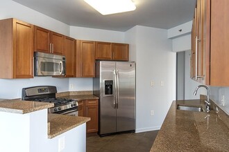 4 Constellation Pl in Jersey City, NJ - Building Photo - Building Photo