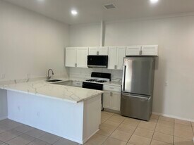6446 Palm View Ave in Twentynine Palms, CA - Building Photo