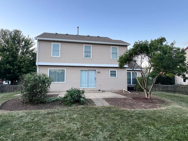 1134 Dovercliff Way in Crystal Lake, IL - Building Photo - Building Photo