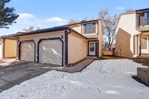 2315 Lexington Village Ln in Colorado Springs, CO - Building Photo